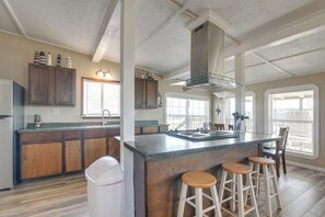 House (3 Bedrooms) | Interior - Walk to Shore! Family-friendly Surfside Beach Gem (Freeport)
