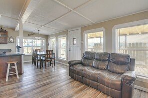 House (3 Bedrooms) | Interior - Walk to Shore! Family-friendly Surfside Beach Gem (Freeport)