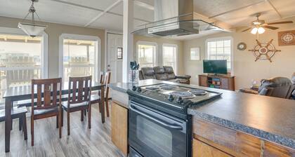 Walk to Shore! Family-friendly Surfside Beach Gem