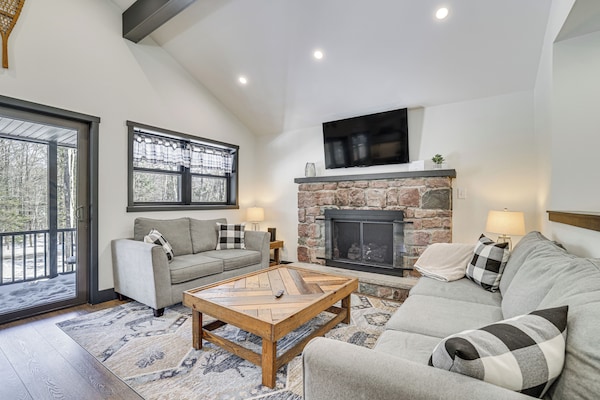 Poconos Ski Base W/ Hot Tub & Game Room! - Lake Harmony, PA