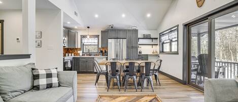 Rumah (6 Bedrooms) | Interior