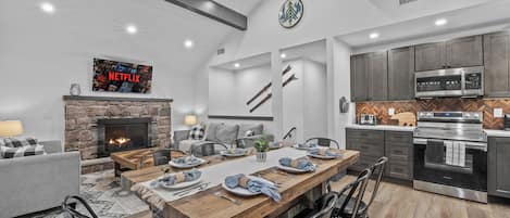 House (6 Bedrooms) | Front of property
