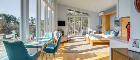 Apartment (0 Bedroom) | Interior