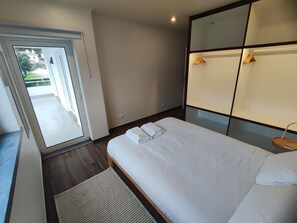 2 bedrooms, iron/ironing board, free WiFi, bed sheets - Cascais, Family retreat in a 2-bedroom apartment with sea views, Malveira da Serra, Cascais (Alcabideche)