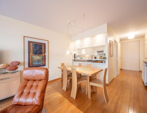 Dining - Spacious Modern Apartment in Knokke-heist (Knokke-Heist)