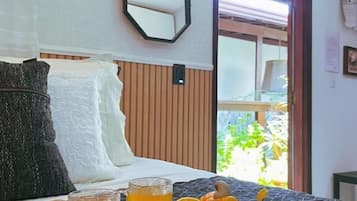 Family Suite | In-room safe, blackout curtains, iron/ironing board, free WiFi