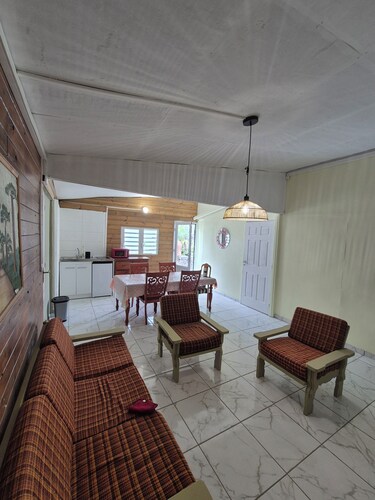 Chalet les planifolias, landscaped garden, access to numerous paths, sea and mountains.