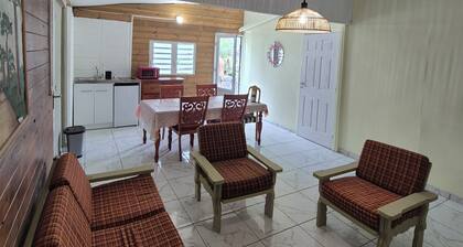 Chalet les planifolias, landscaped garden, access to numerous paths, sea and mountains.