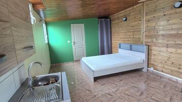 3 chambres, fer et planche Ă repasser, accĂšs Internet, draps fournis