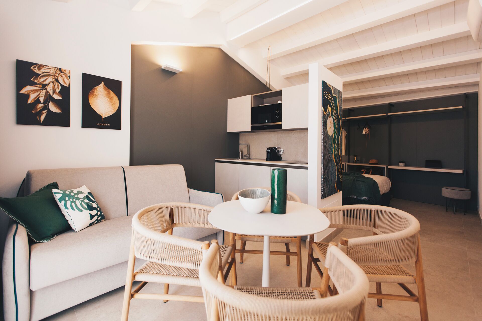 Studio Deluxe, bain à remous, vue mer | Cuisine privée