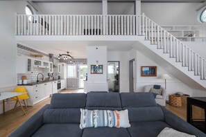 Smart TV - Serenity Villa (Ponta Delgada)