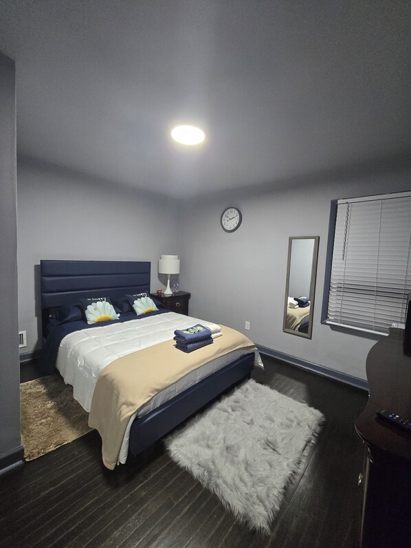 1 habitación, tabla de planchar con plancha, wifi y ropa de cama 