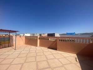 Classic-Zweibettzimmer, Buchtblick | Terrasse/Patio