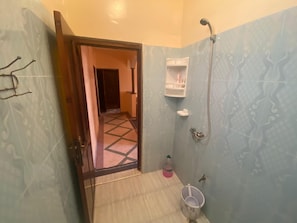 Comfort Double Room | Bathroom - Chambre privée dans appartement (Mirleft)