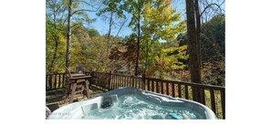 Outdoor spa tub - Private Hot Tub | Pool Table | 15mins to PF & Gatlinburg (Sevierville)
