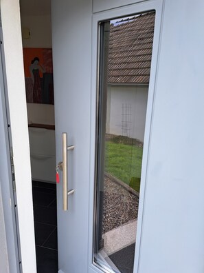 Exterior detail - Rieke’s Apartment with Private Terrace and Wi-Fi (Friedrichshafen)