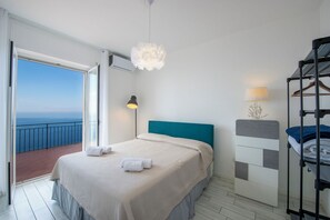 Appartamento, vista mare | Vista dalla camera