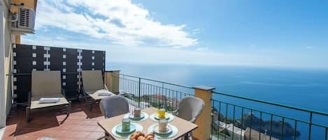 Leilighet, sjøutsikt | Terrasse/patio