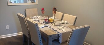 Modern & Comfortable Townhouse by Methodist U