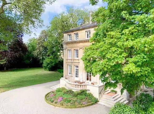 Le Château de Chambois ✦ Confidential ✦ Families ✦ Seminars