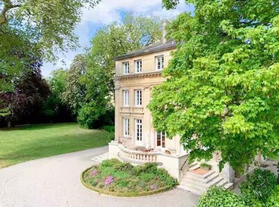 Le Château de Chambois ✦ Confidential ✦ Families ✦ Seminars