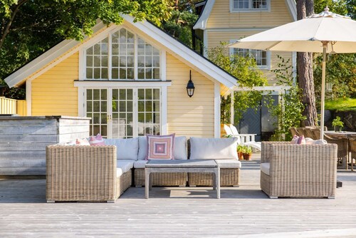 Villa Solfjäder offers a luxurious retreat in the stunning Stockholm archipelago.