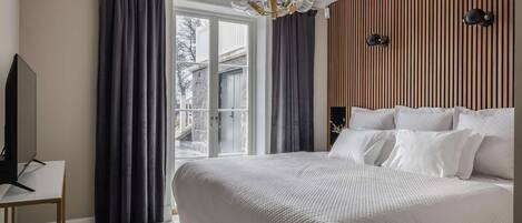 5 Schlafzimmer, Schreibtisch, Bügeleisen/Bügelbrett, Reisekinderbett