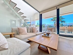 TV - Penthouse apartment with private roof terrace (Mar de Cristal)