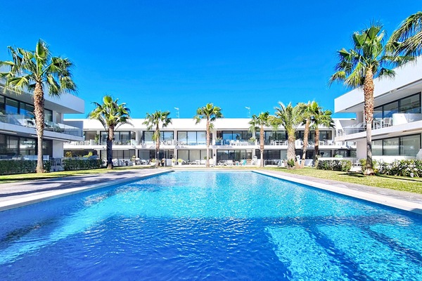 Modernes Penthouse mit zwei Schlafzimmern in den Antilia Terraces, Mar de Cristal, mit Dachterrasse, Gemeinschaftspool und Panoramablick.