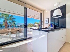 Fridge, microwave, oven, dishwasher - Penthouse apartment with private roof terrace (Mar de Cristal)