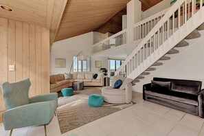 Smart TV, fireplace, books - Luxury 2-story Penthouse Condo! Penthouse Balcony Ocean Views! (Siesta Key)