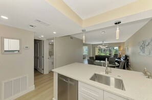 Interior - Paradise on the Green | Updated ground-floor condo, golf course view (Venice)