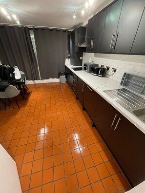 Private kitchen - Sleep14 in Victoria London 43VPR (London)