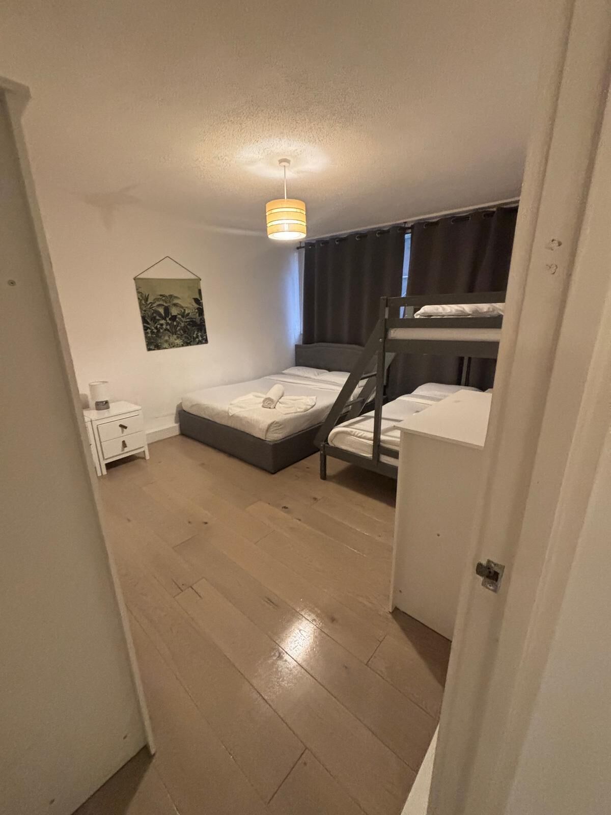 3 bedrooms, iron/ironing board, WiFi, bed sheets