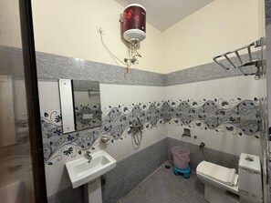 Suihku, ilmaiset hygieniatuotteet, pyyhkeet, saippua