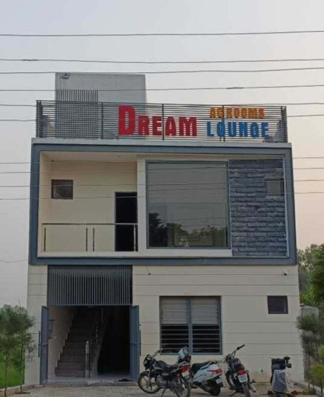 Fachada de la propiedad