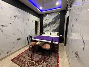 Premium Room | Free WiFi, bed sheets