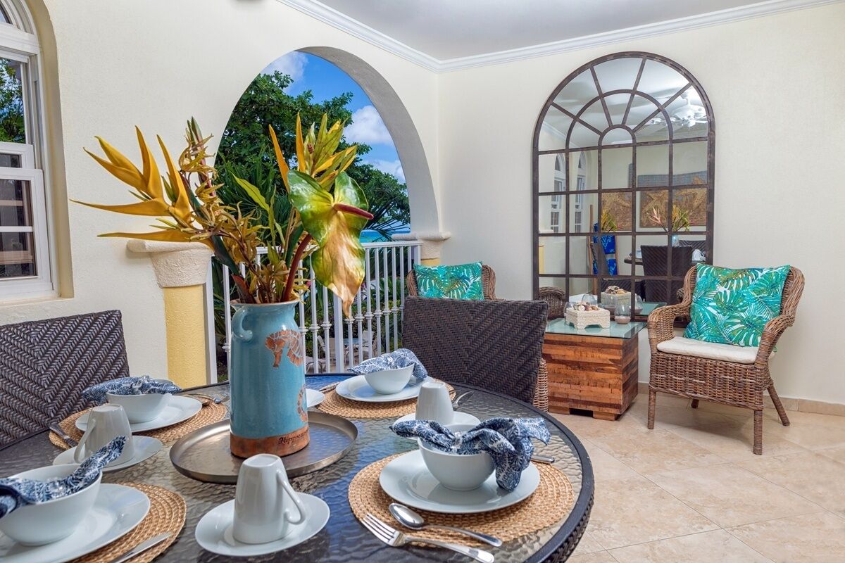 Apartment, 2 Bedrooms | Dining