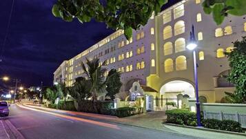 Condo, 3 Bedrooms | Bahagian luar