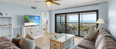 Condo, 2 Bedrooms | Living area