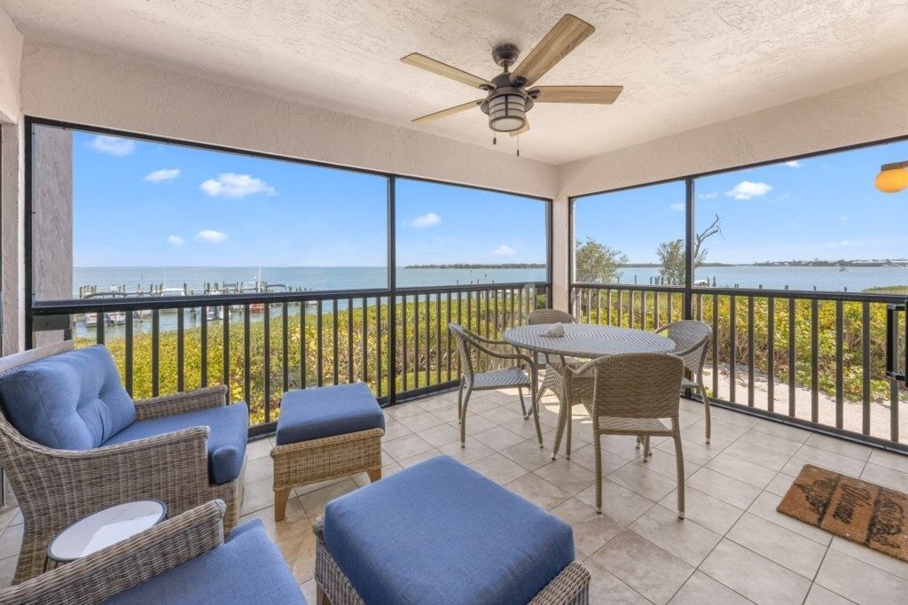 コンドミニアム 2 ベッドルーム | 屋外ダイニングエリア