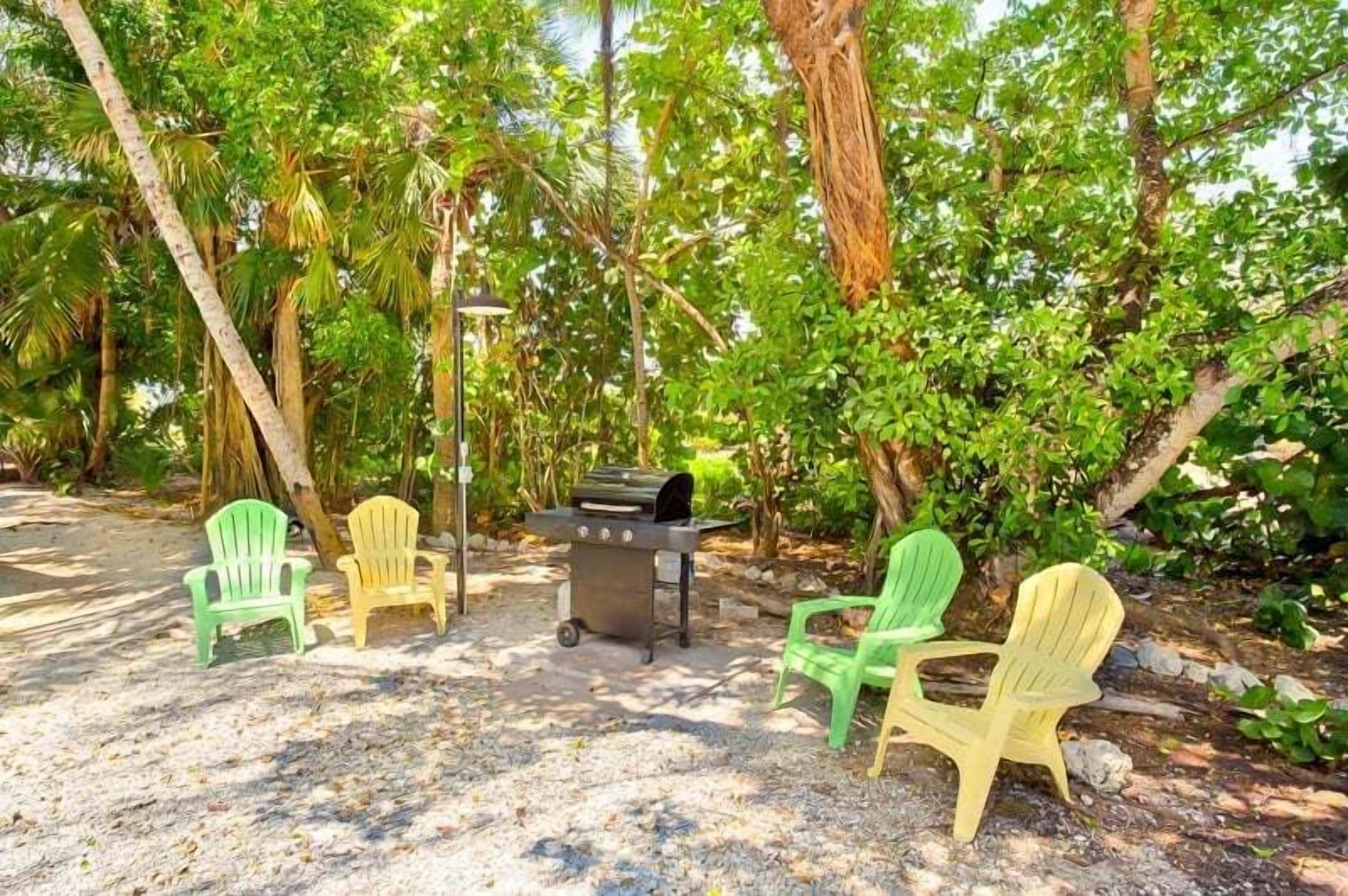 Condo, 2 Bedrooms | Property grounds