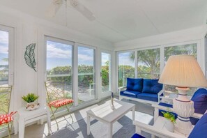 Living area - Sandy Bend 3 2 Bedroom Condo (Sanibel)