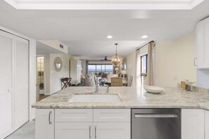 Appart'hôtel, 2 chambres | Intérieur