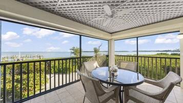 Condo, 2 Bedrooms | Outdoor dining