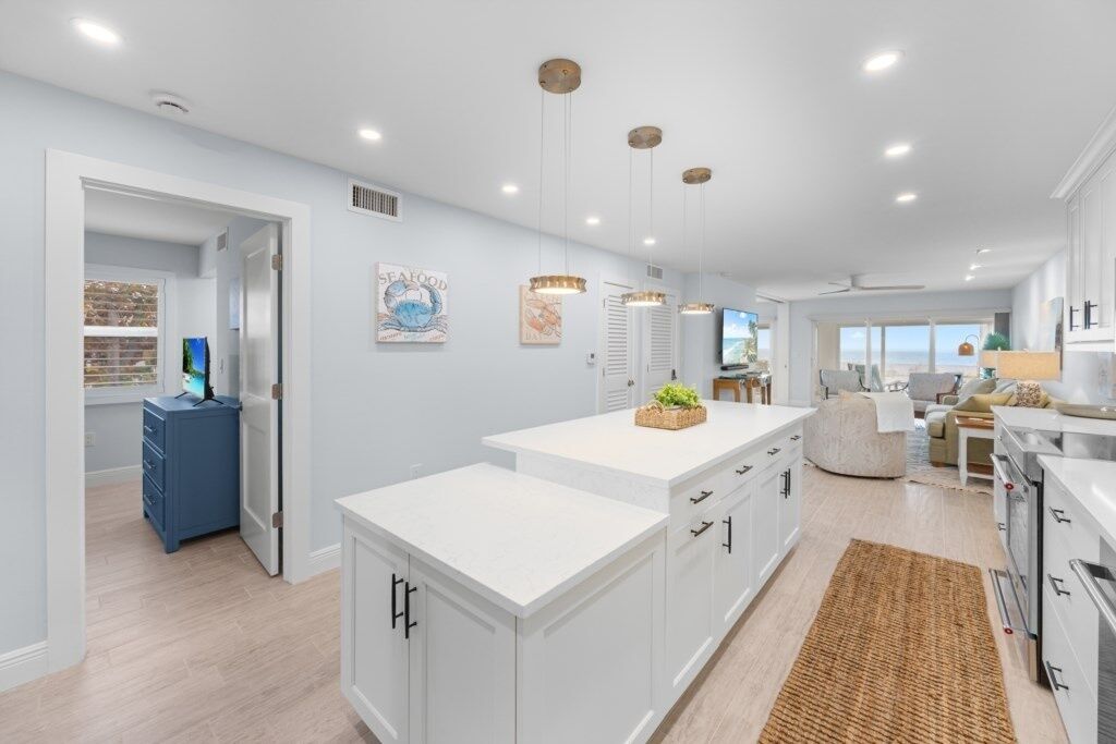 Condo, 2 phòng ngủ | Nội thất