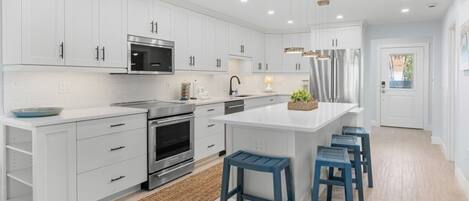 Condo, 2 Bedrooms | Private kitchen