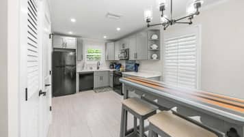Condo, 2 Bedrooms | Private kitchen
