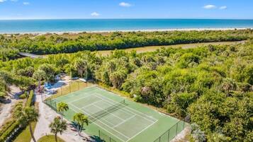 Condo, 2 Bedrooms | Sports court