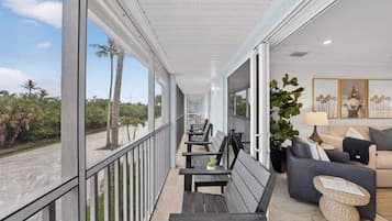 Condo, 2 Bedrooms | Property grounds